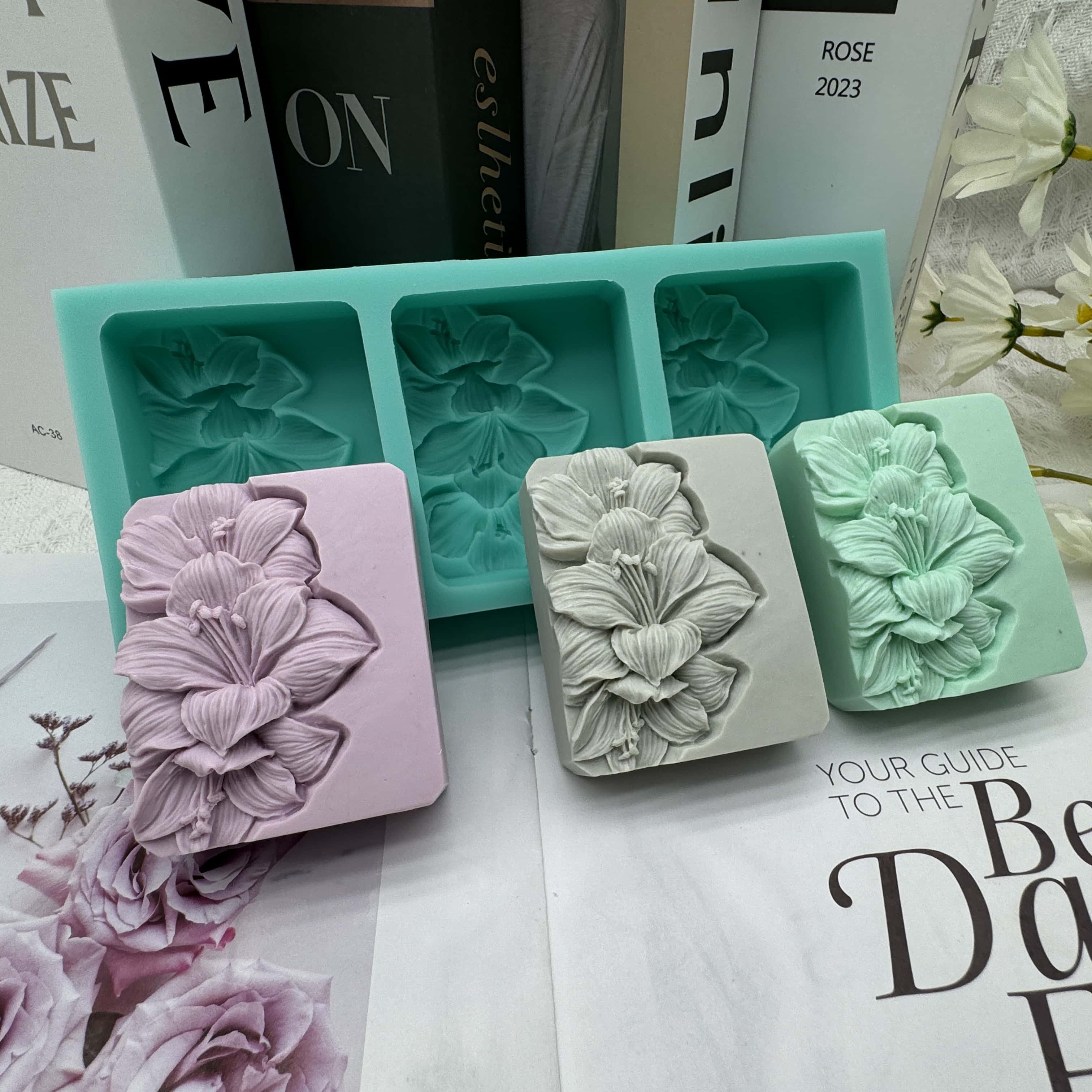 3 Cavities Flower Soap Molds,  - Soap Making Book 评论和价格